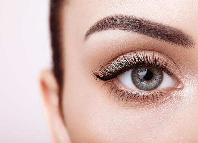 Pose d'extensions de cils