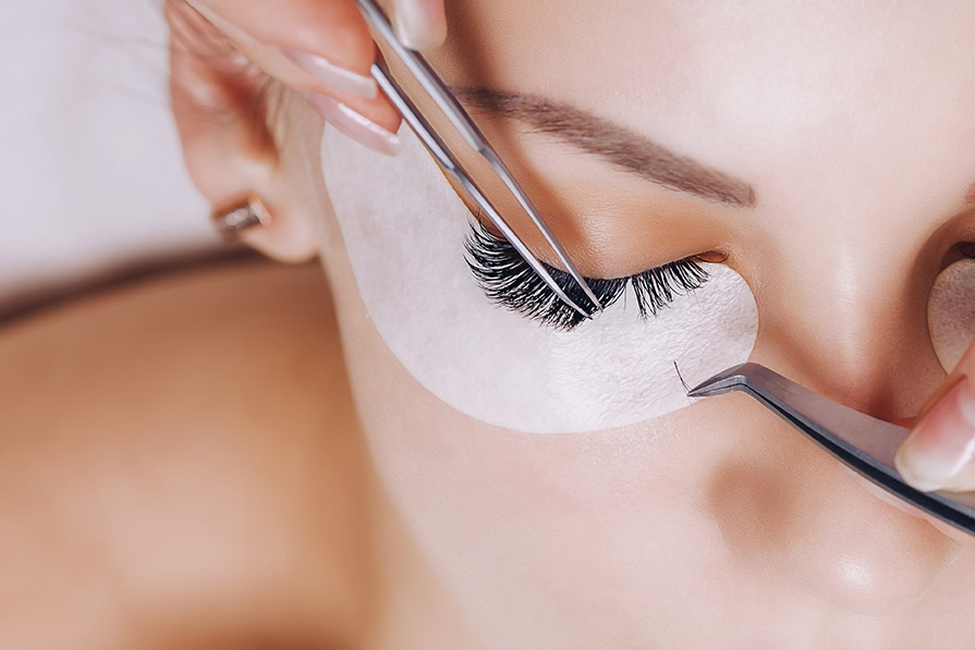 Cils et sourcils : tout pour la beauté du regard